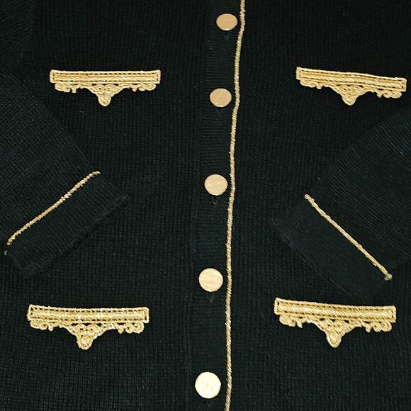 ๐ฅHP๐ฅCHANEL-STYLE BLACK CARDIGAN w/ GOLD ACCENTS FEATURING SIX BUTTON CLOSURE - Picture 5 of 12
